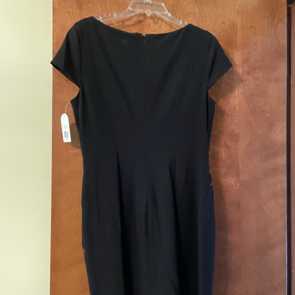 Black dress - Picture 2 of 4